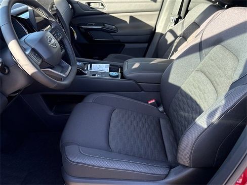 New 2026 Nissan Pathfinder SV image 18