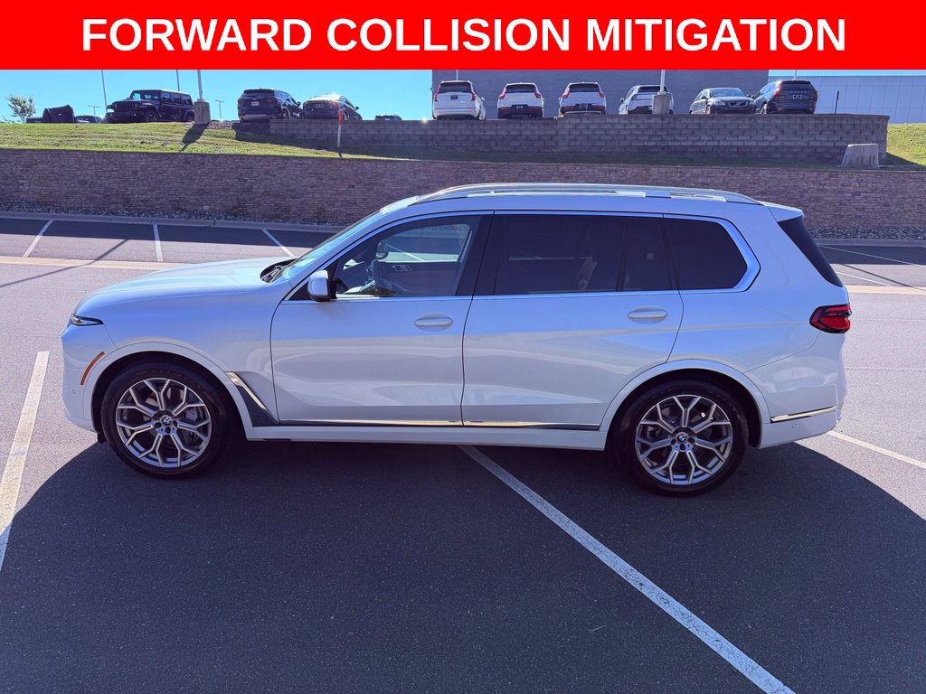 Used 2024 BMW X7 xDrive40i w/ Climate Comfort Package AWD/4WD image 4