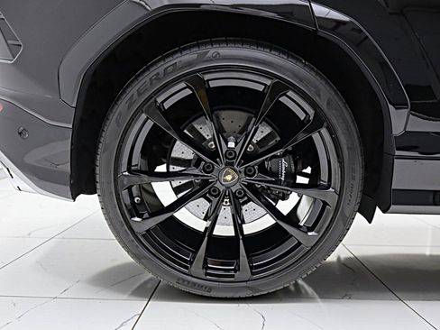 Used 2019 Lamborghini Urus AWD/4WD image 54