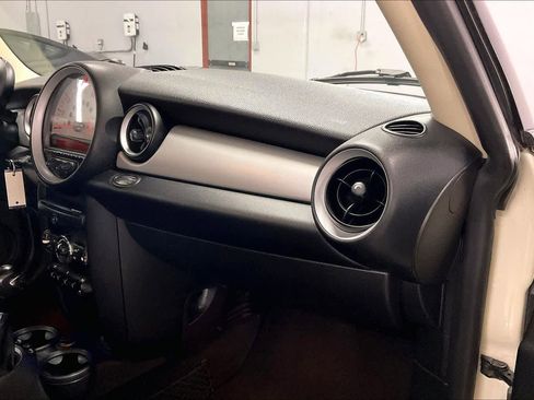 Used 2013 MINI Cooper Clubman image 17