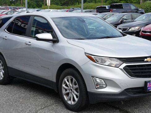 Used 2021 Chevrolet Equinox LT FWD image 3