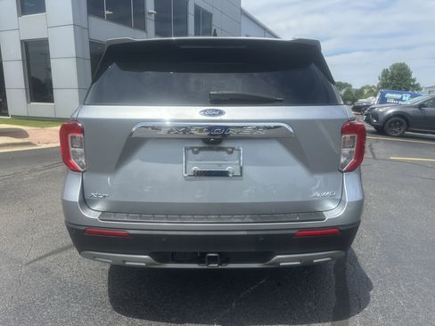 Used 2023 Ford Explorer XLT w/ Equipment Group 202A image 4