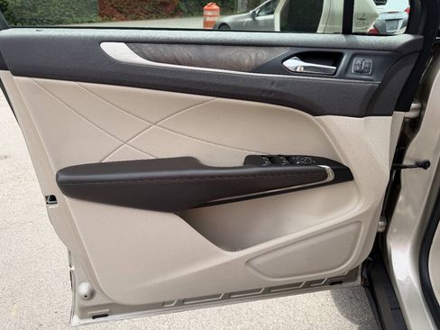 Used 2017 Lincoln MKC Reserve FWD image 20