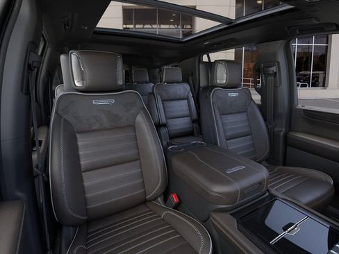 New 2026 GMC Yukon Denali Ultimate w/ LPO, Floor Liner Package AWD/4WD image 16