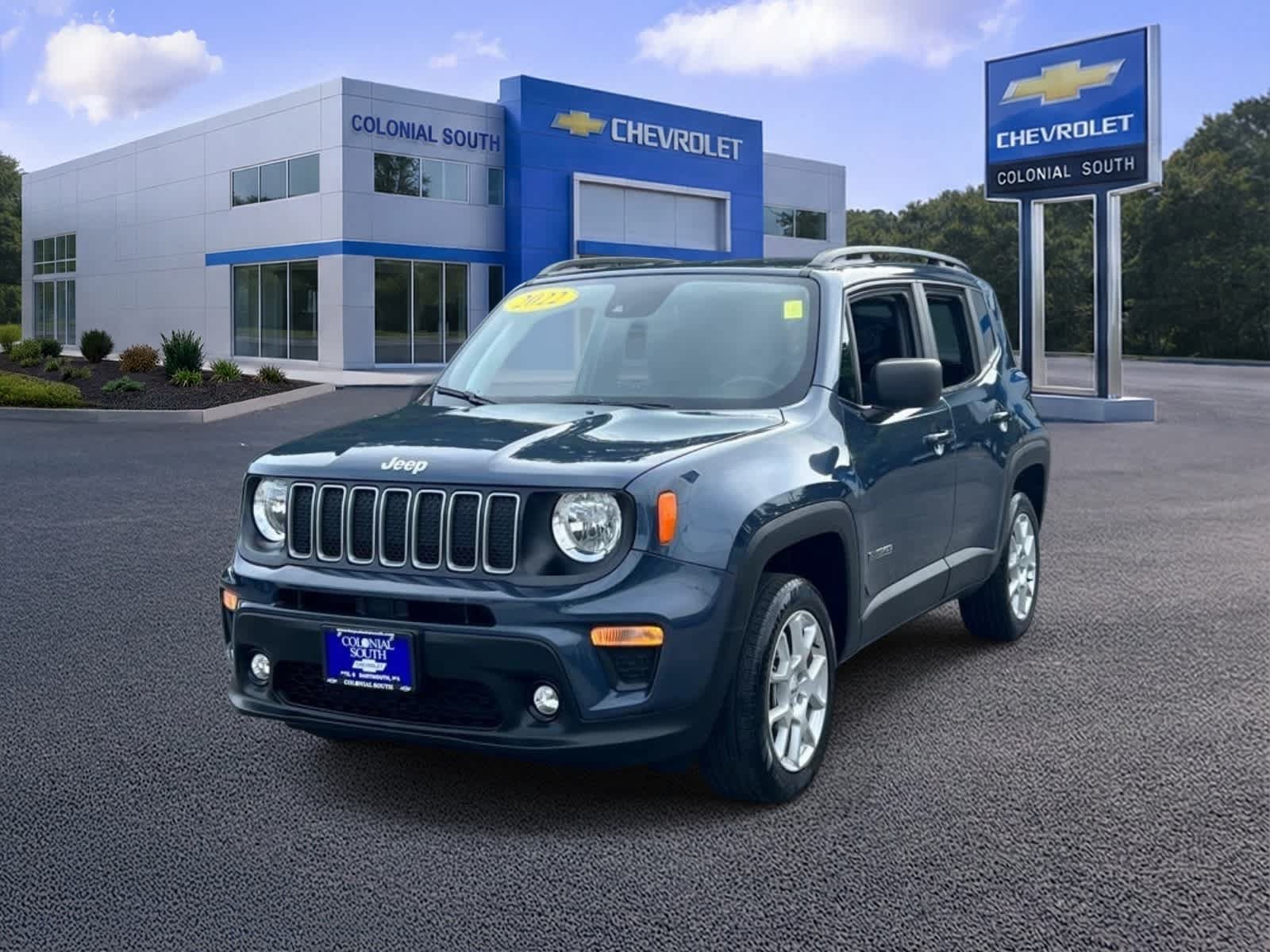 Used 2022 Jeep Renegade Latitude w/ Convenience Group AWD/4WD image 1