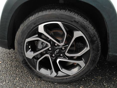 Certified 2024 Chevrolet Trax RS w/ Driver Confidence Package FWD image 26
