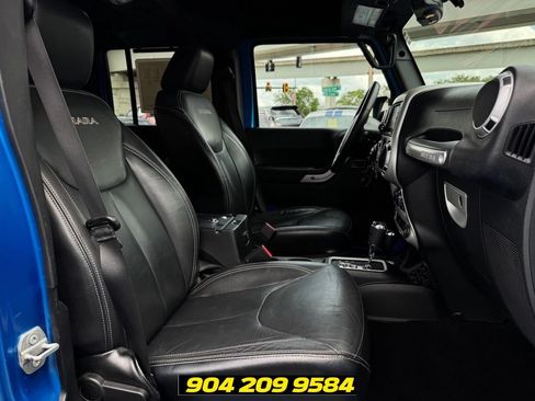 Used 2016 Jeep Wrangler Unlimited Sahara w/ Dual Top Group AWD/4WD image 35