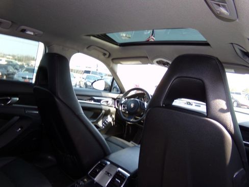 Used 2014 Porsche Panamera S image 27