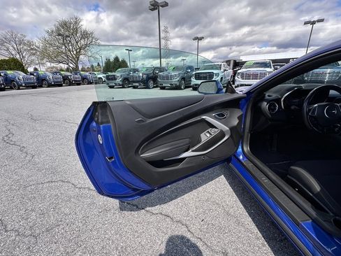 Certified 2021 Chevrolet Camaro LT RWD image 23