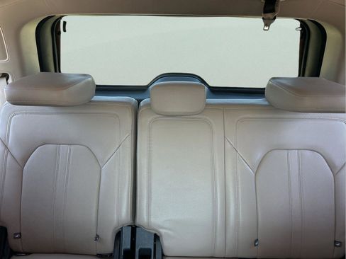 Used 2024 Ford Expedition Limited image 28