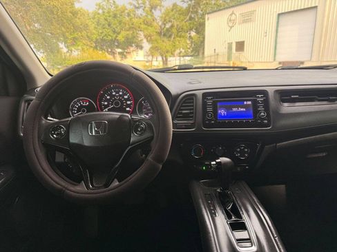 Used 2016 Honda HR-V LX image 16