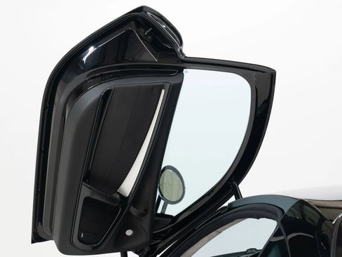 Used 2006 Mercedes-Benz SLR image 19