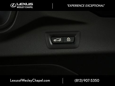 Used 2022 BMW X7 M50i w/ Luxury Seating Package image 17