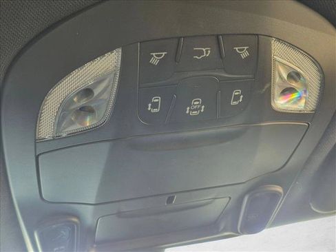 Used 2026 Chrysler Pacifica Limited w/ S Appearance Package FWD image 17