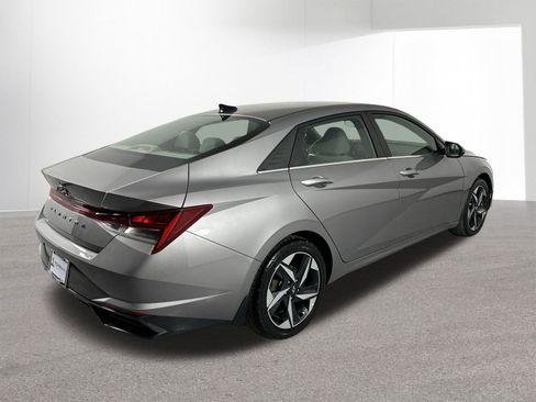 Used 2022 Hyundai Elantra SEL w/ Convenience + Premium Package image 36