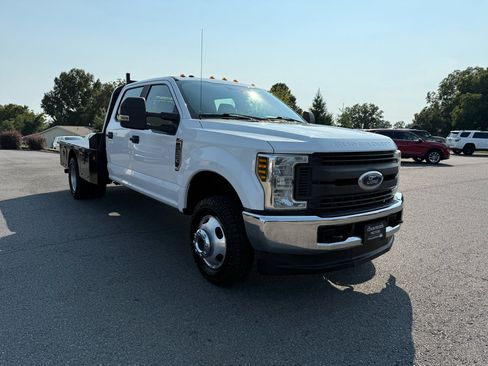 Used 2018 Ford F350 XL w/ Power Equipment Group image 8