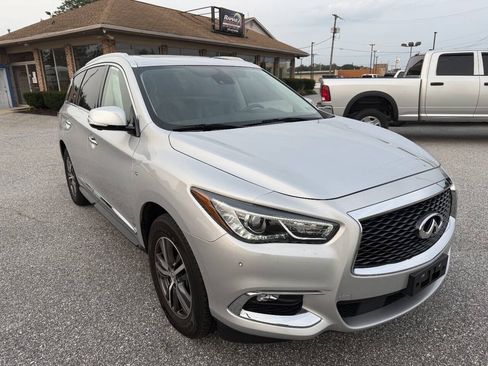 Used 2019 INFINITI QX60 Luxe w/ Essential Package AWD/4WD image 1