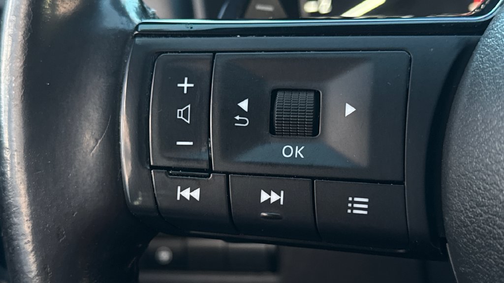 Used 2021 Nissan Rogue SL AWD/4WD image 32