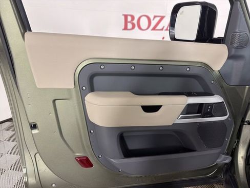 Used 2024 Land Rover Defender 90 S image 14