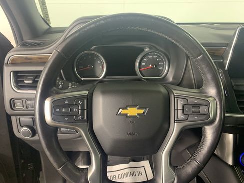Used 2021 Chevrolet Suburban Premier w/ Premium Package image 22