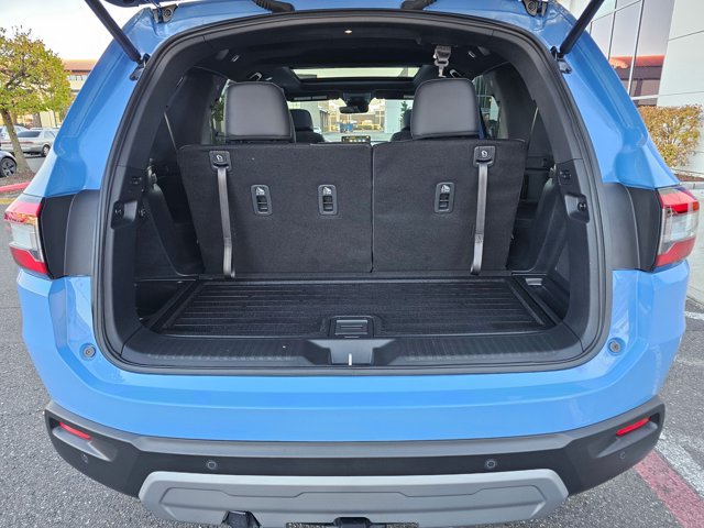 Used 2025 Honda Pilot TrailSport image 9