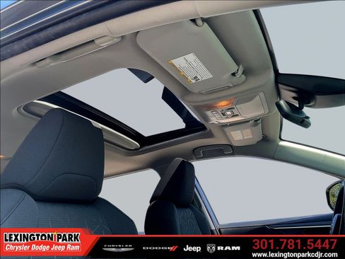 Used 2021 Toyota RAV4 XLE w/ Convenience Package AWD/4WD image 26