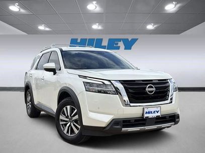 Used 2024 Nissan Pathfinder SL