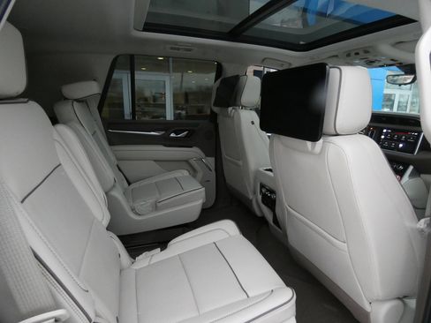 Used 2022 GMC Yukon Denali w/ Denali Ultimate Package image 18