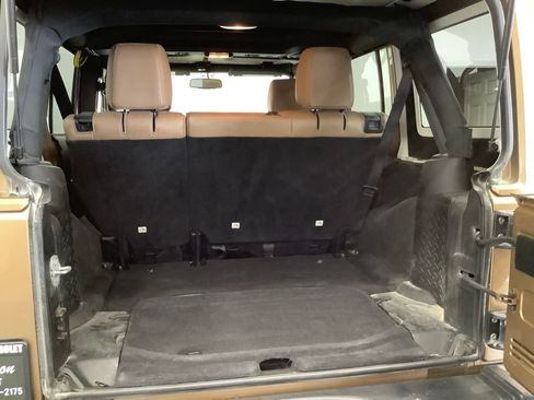 Used 2015 Jeep Wrangler Unlimited Rubicon AWD/4WD image 20