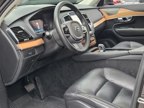 Used 2023 Volvo XC90 B5 Plus AWD/4WD image 13