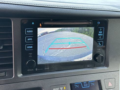 Used 2017 Toyota Sienna XLE w/ XLE Navigation Package FWD image 29