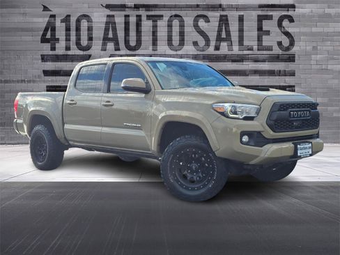 Used 2018 Toyota Tacoma TRD Sport image 1