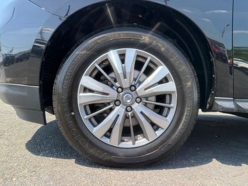 Used 2019 Nissan Pathfinder S AWD/4WD image 27