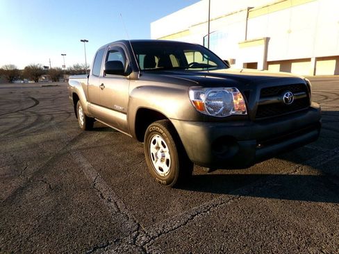 Used 2011 Toyota Tacoma 2WD Access Cab w/ Convenience Pkg image 4