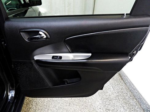 Used 2020 Dodge Journey SE w/ SE Popular Equipment Group FWD image 13
