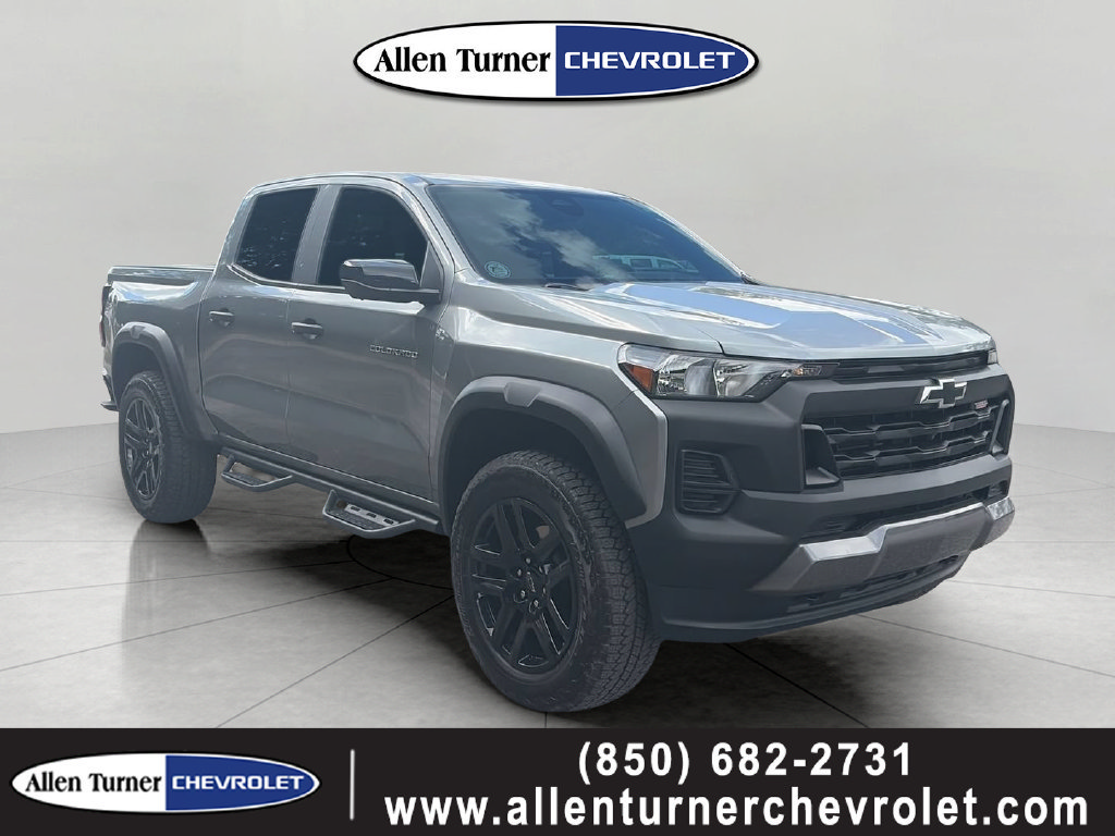 Used 2024 Chevrolet Colorado Trail Boss w/ Technology Package AWD/4WD image 1