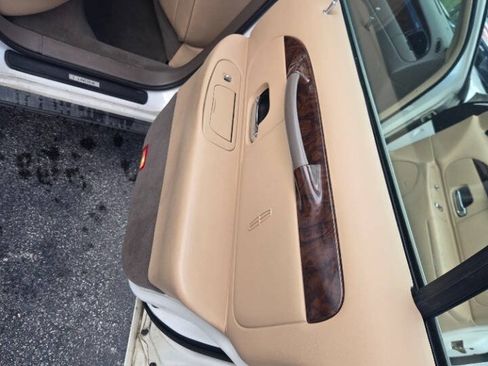 Used 1998 Lincoln Town Car Executive RWD image 19