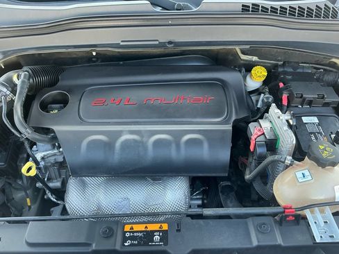 Used 2017 Jeep Renegade Limited FWD image 25