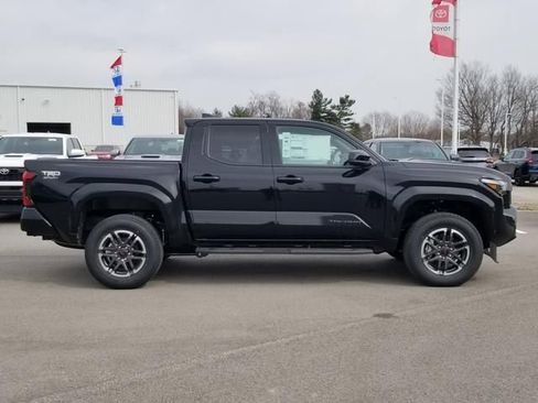 New 2025 Toyota Tacoma TRD Sport AWD/4WD image 4