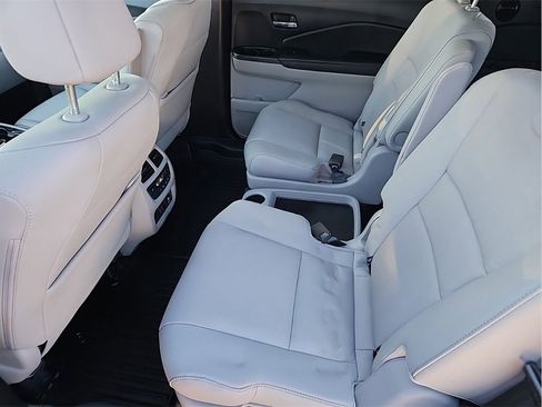 Certified 2022 Honda Pilot Touring image 33