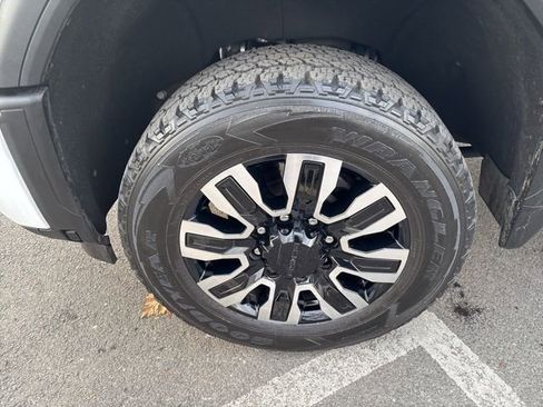 Used 2024 GMC Sierra 2500 Denali Ultimate image 38