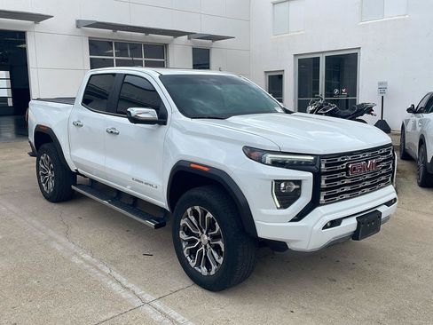 Used 2024 GMC Canyon Denali AWD/4WD image 2