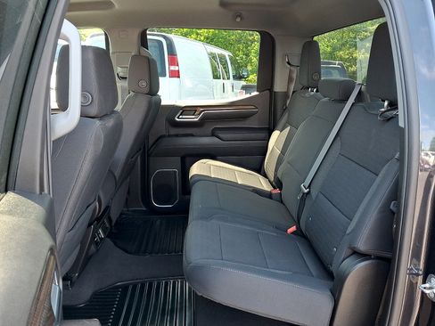 Used 2024 Chevrolet Silverado 1500 LT AWD/4WD image 11