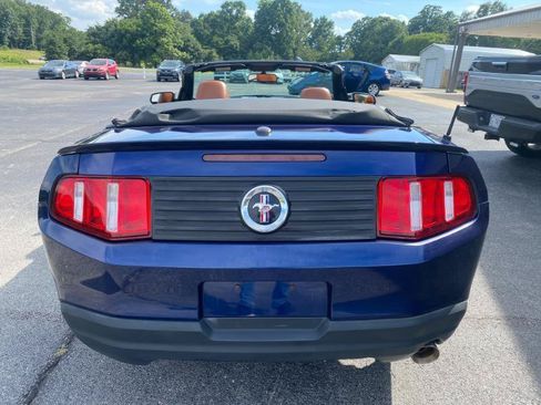 Used 2010 Ford Mustang Convertible RWD image 15
