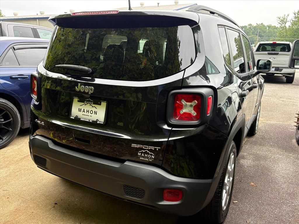 Used 2019 Jeep Renegade Sport w/ Sport Appearance Group AWD/4WD image 6