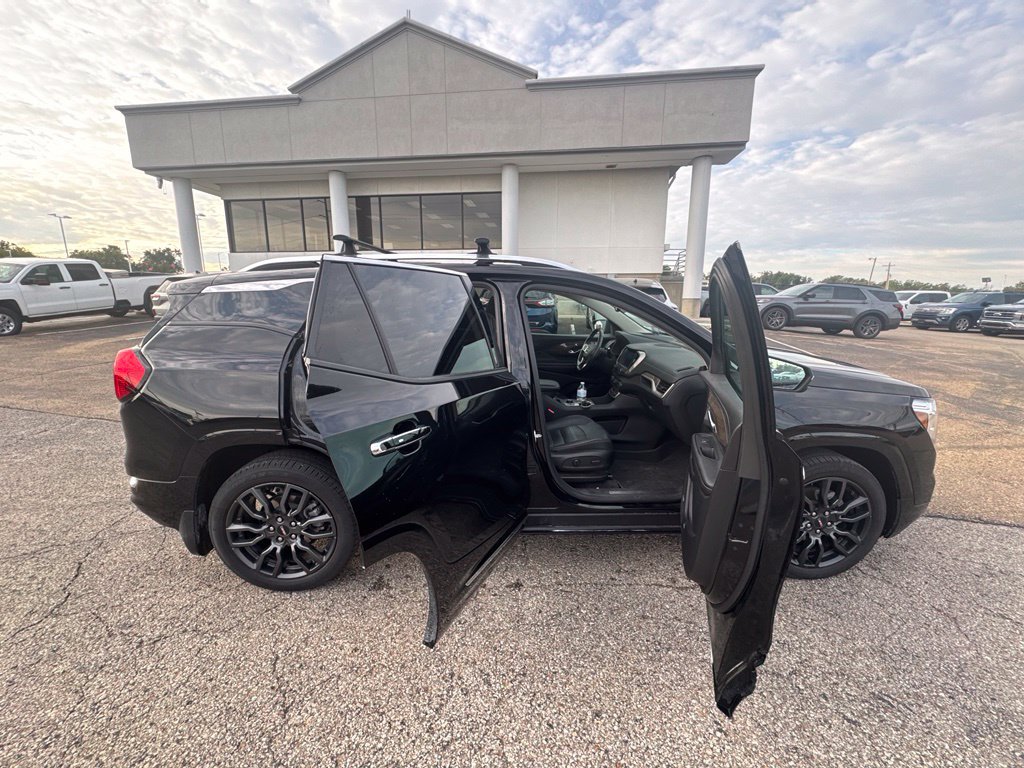 Used 2022 GMC Terrain Denali w/ Black Diamond Edition AWD/4WD image 8
