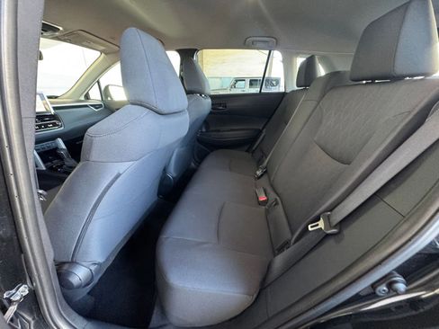 Used 2025 Toyota Corolla Cross LE image 23
