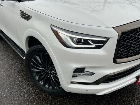 Used 2024 INFINITI QX80 Sensory image 2
