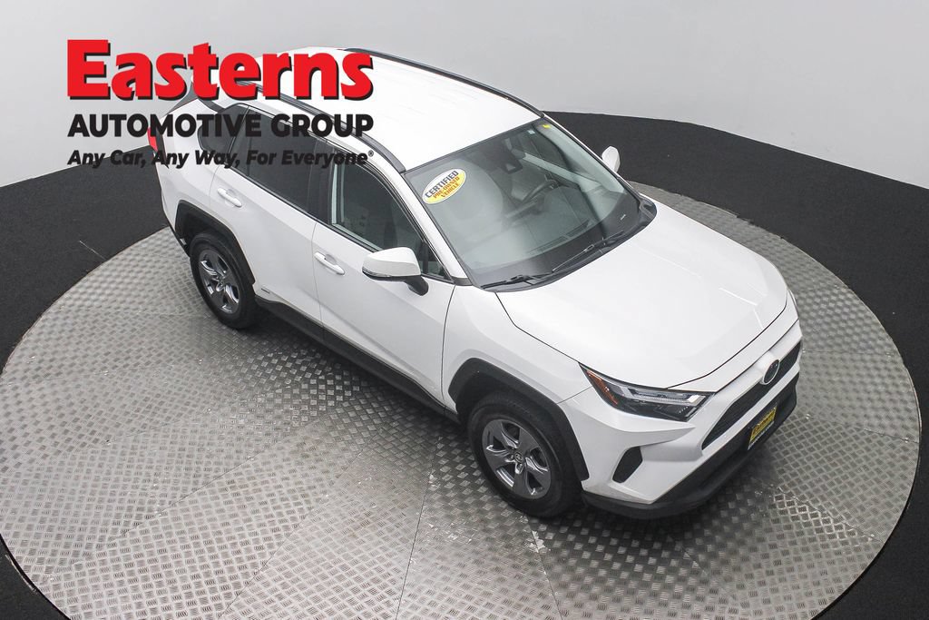 Used 2022 Toyota RAV4 XLE AWD/4WD image 4
