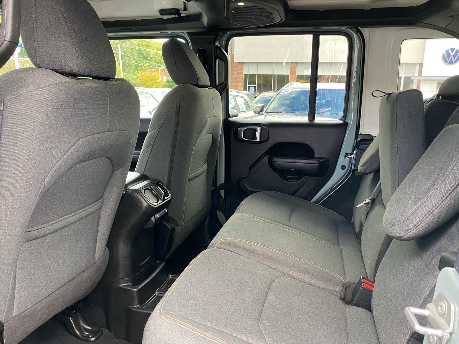 Used 2024 Jeep Wrangler Unlimited w/ Convenience Group AWD/4WD image 22